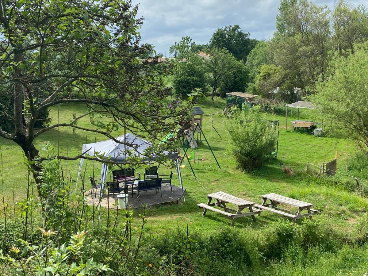 Le Petit Moulin Hotel Pouzauges Eksteriør billede